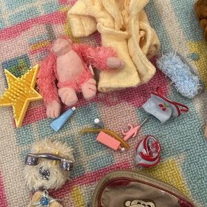 Bratz Meygan sleepover accessories